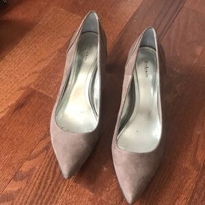 Style & Co gray suede and patent leather heels 7.5